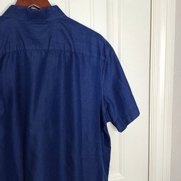 UNTUCKit Altavins Navy Short Sleeve Button Down Shirt. - Picture 8 of 11